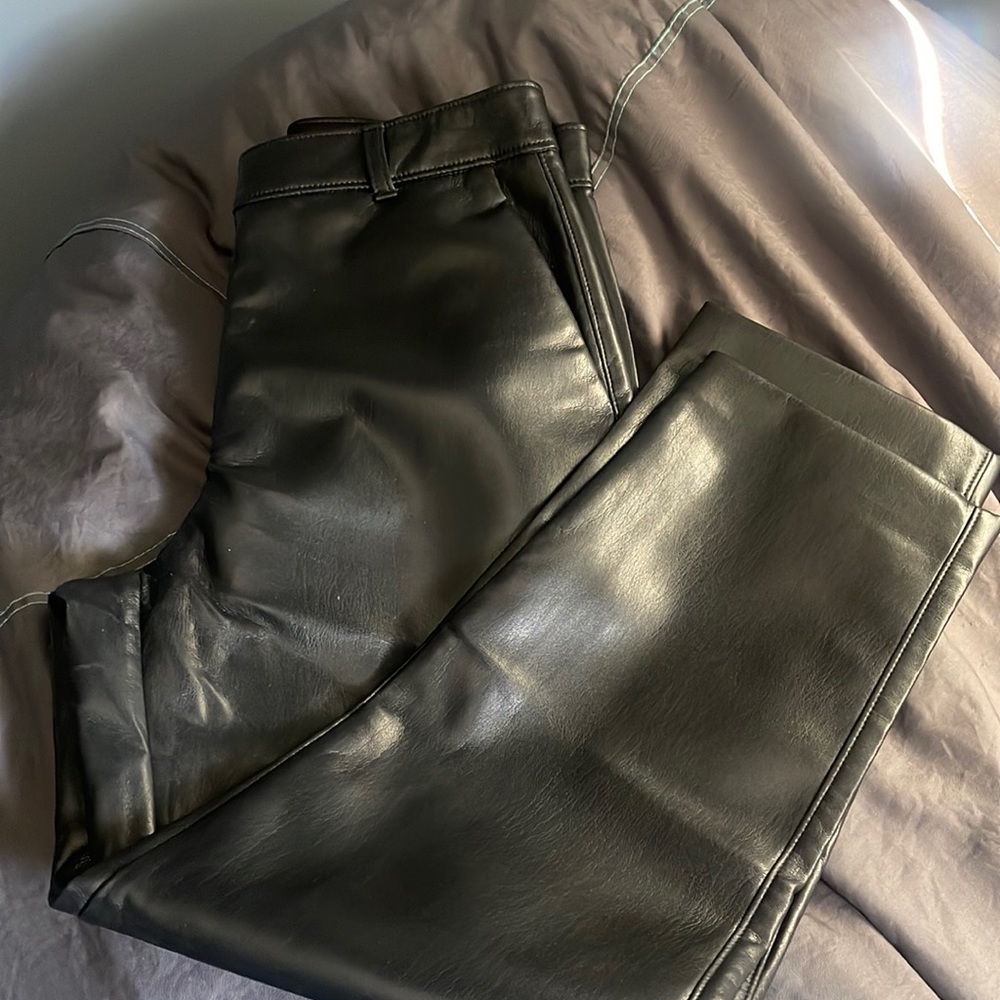 Babaton cropped Command vegan leather size 10. New W/O Tags